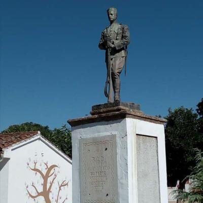 Estatua Sold. Caido En Guerras De Africa En1921 Es Inocencio Rubio Gallego M6